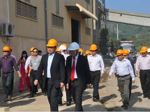 Phó Thủ tướng Hoàng Trung Hải thăm nhà máy Supe Lân Apromaco Lào Cai