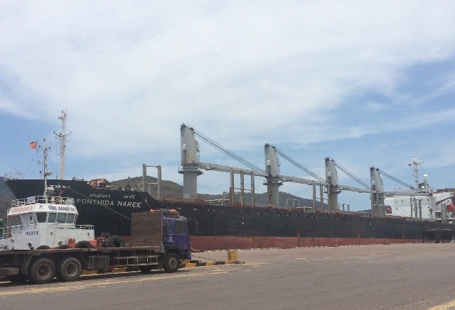 Apromaco Quy Nhơn tiếp nhận 11.300 tấn phân bón Kali tại cảng Quy Nhơn