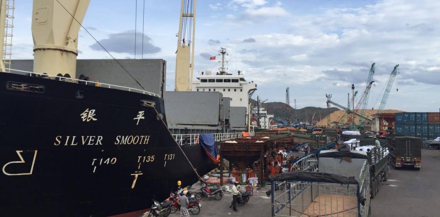 Tàu SILVER SMOOTH chở SA Nhật cập cảng Quy Nhơn