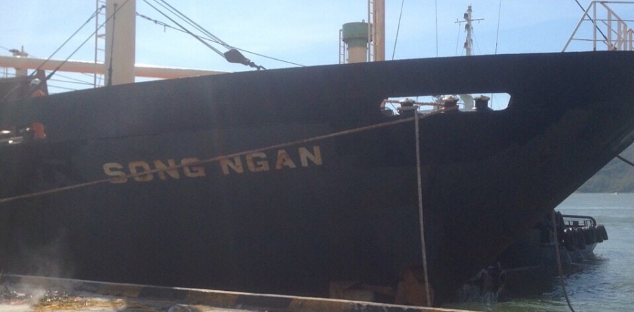 Tàu SONG NGAN chở Urea Indonesia cập cảng Quy Nhơn