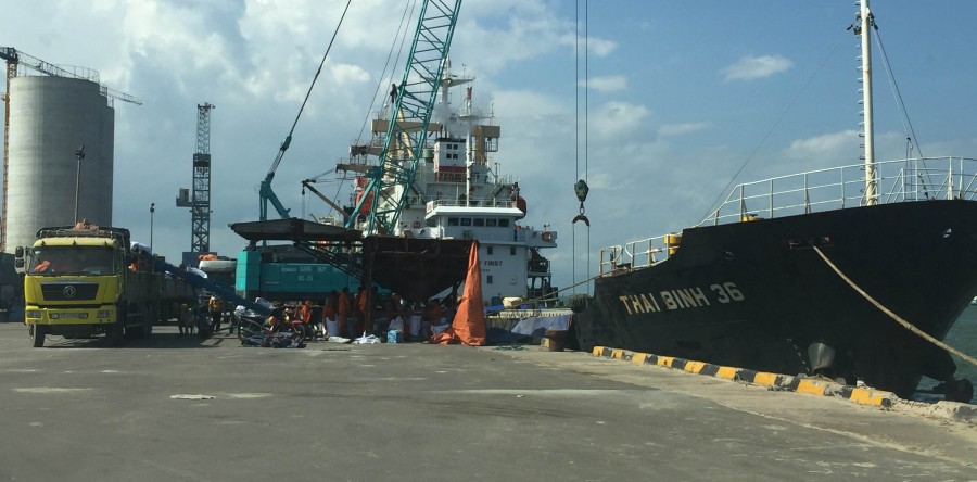 Tàu THAI BINH 36 chở phân bón SA Thai cập Cảng Qui Nhơn
