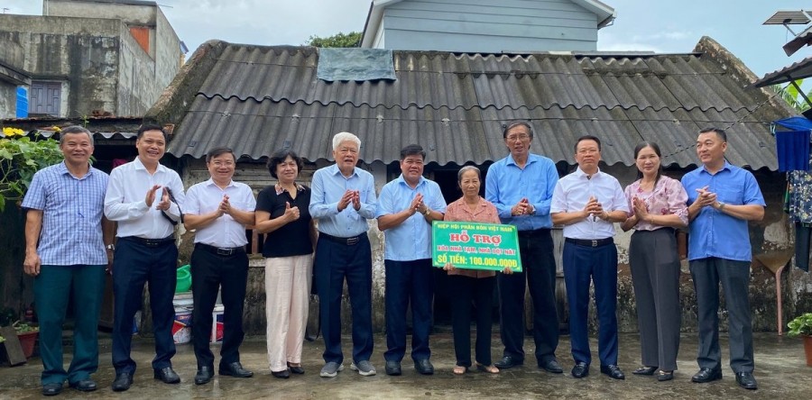 HIỆP HỘI PHÂN BÓN VIỆT NAM TRAO TẶNG 02 CĂN NHÀ TẠI HƯNG YÊN