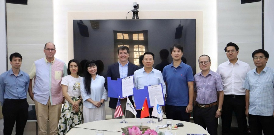 CHỦ TỊCH NITRON THĂM VÀ LÀM VIỆC VỚI APROMACO TẠI VIỆT NAM