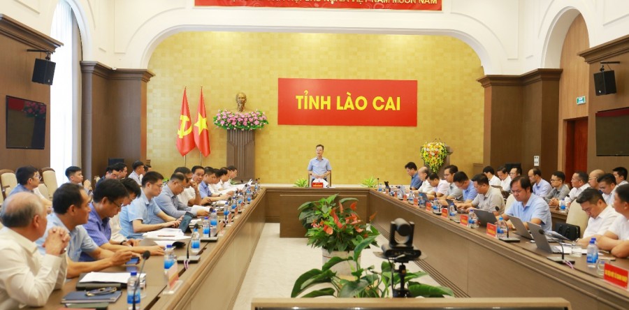 LÀO CAI TẬP TRUNG THÁO GỠ KHÓ KHĂN CHO KHAI THÁC, CHẾ BIẾN QUẶNG APATIT